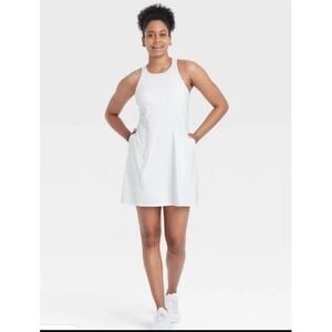 EUC TARGET All In Motion Womens white tennis dress Shorts Small Pockets Golf